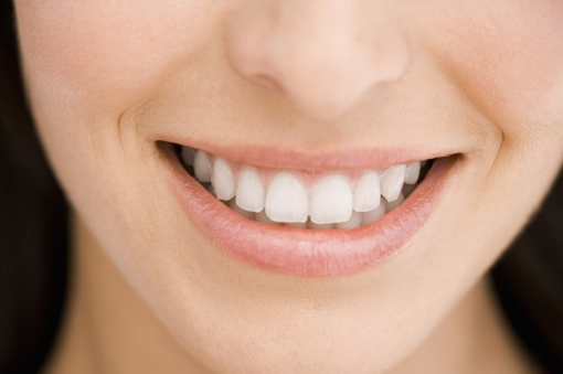 foods that are effective in making white teeth