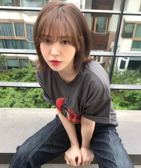Red Velvet Wendy Short Hair Girl Charm Natural Casual Look